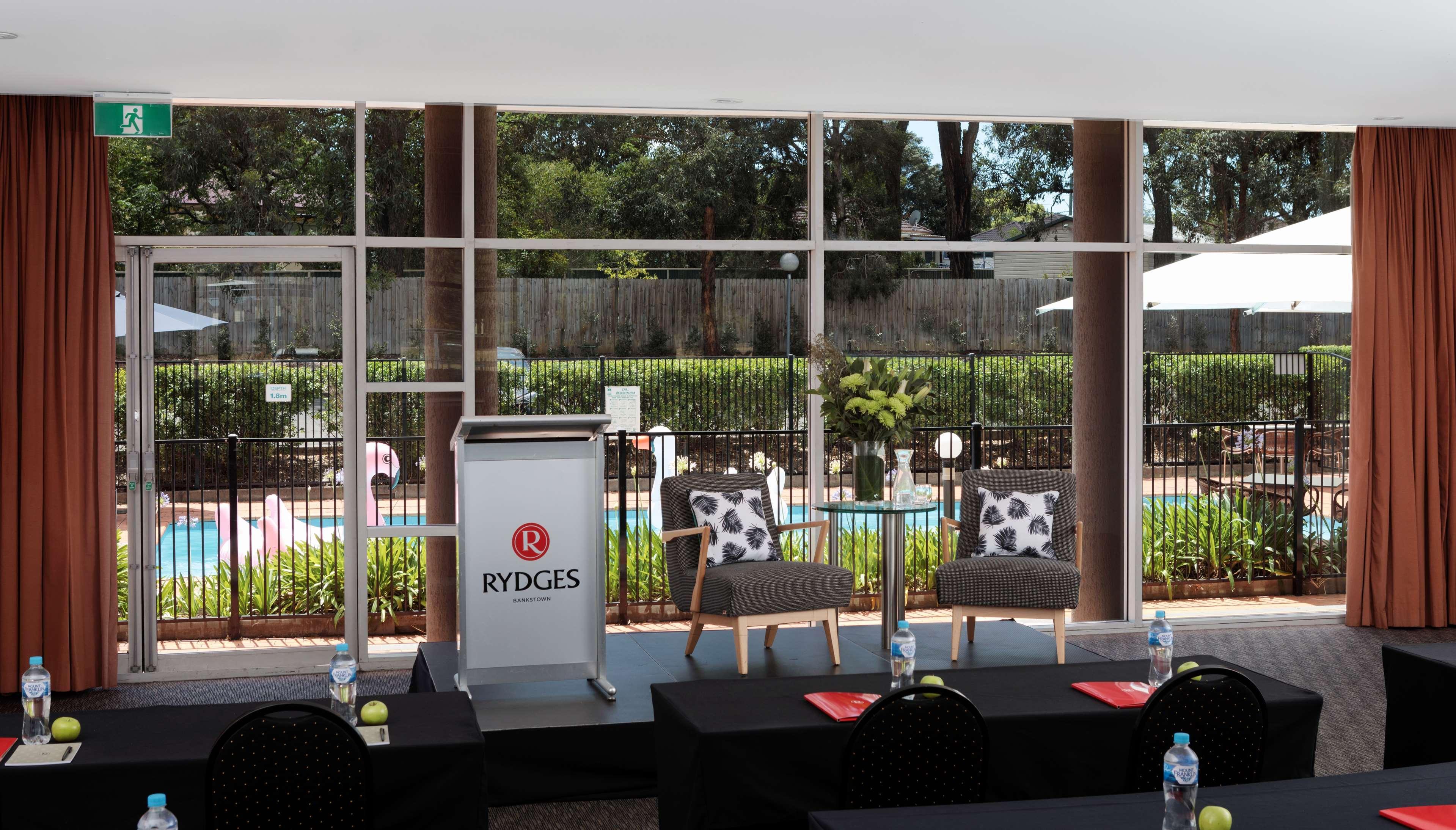 Hotel Rydges Bankstown Exterior foto