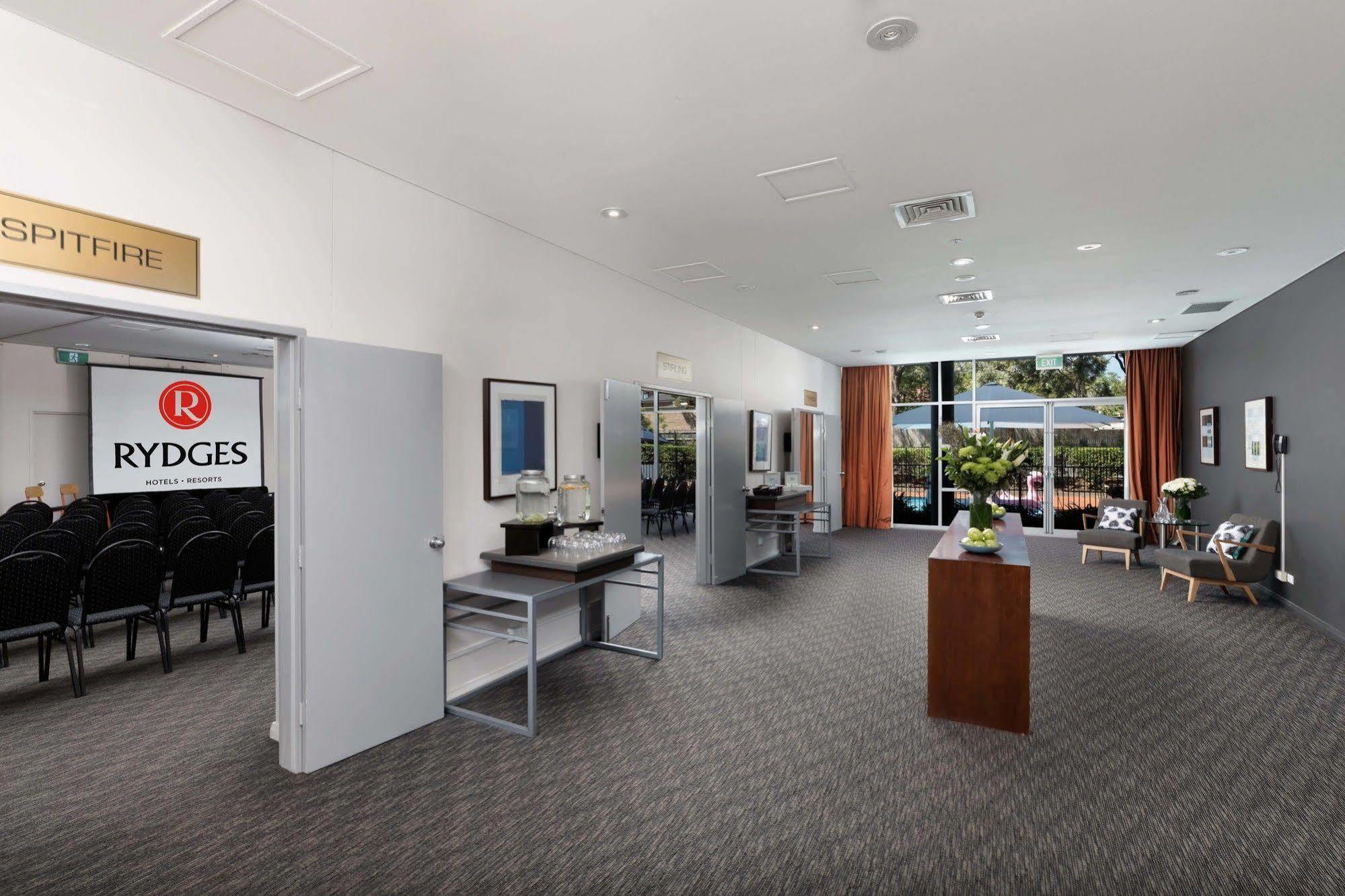 Hotel Rydges Bankstown Exterior foto